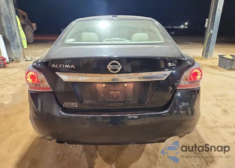 2015 Nissan Altima 2.5 z USA, uszkodzony, nr VIN 1N4AL3AP5FC451575